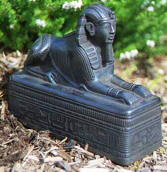 Sphinx.jpg (72688 bytes)